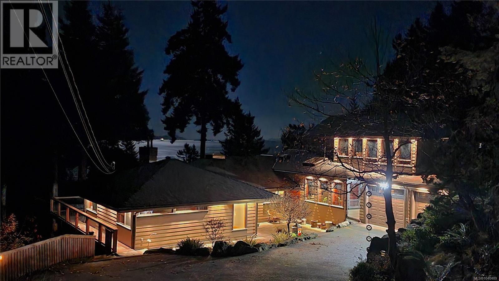 1370 Ivor Rd, Nanaimo