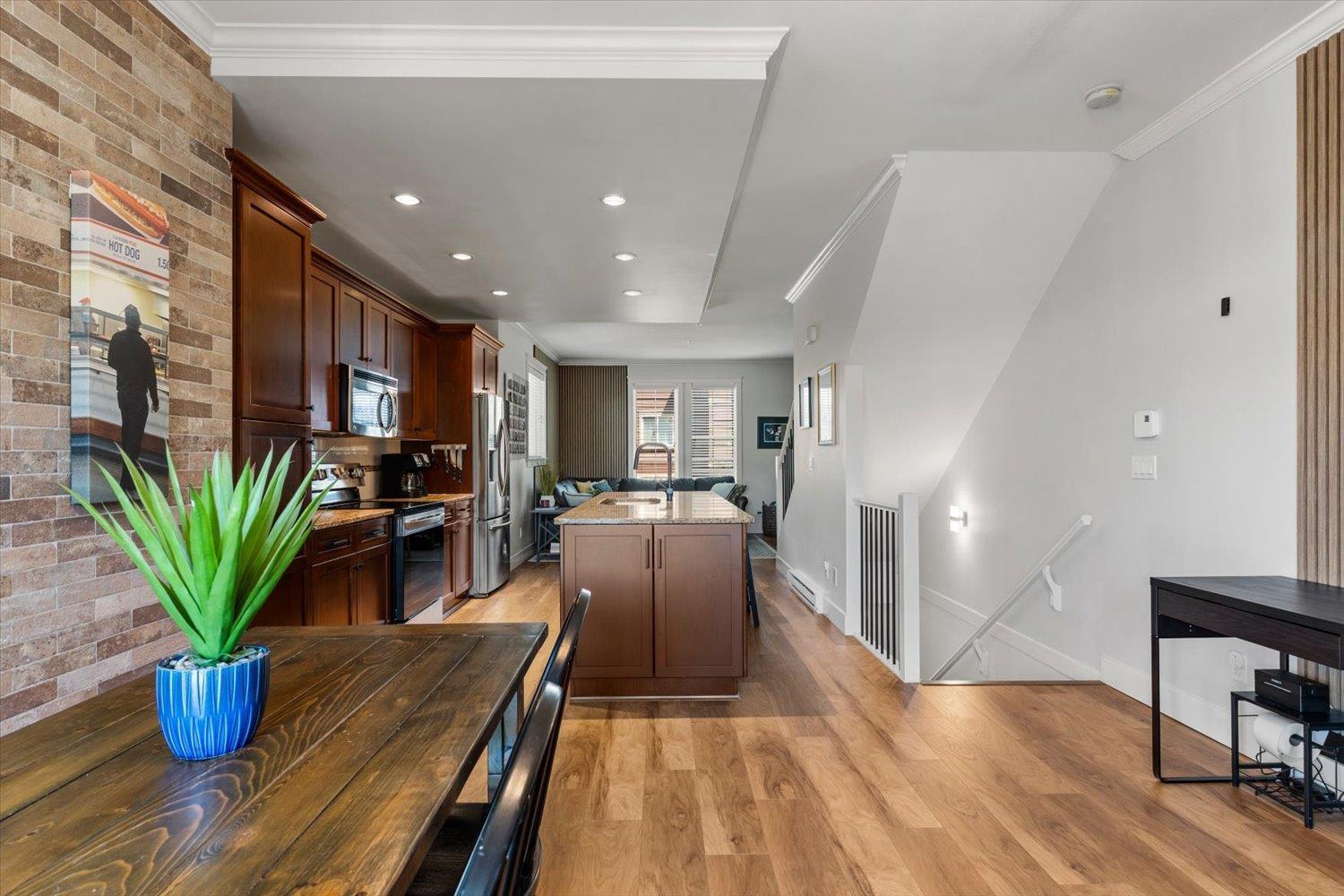21 45137 NICOMEN CRESCENT, Garrison Crossing, Chilliwack