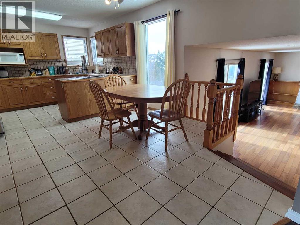 7110 99A Street - 11