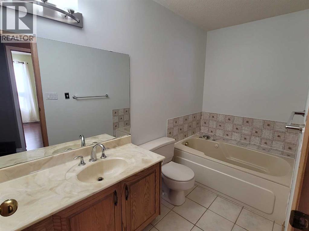 7110 99A Street - 27