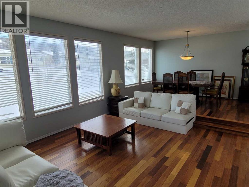 7110 99A Street - 2