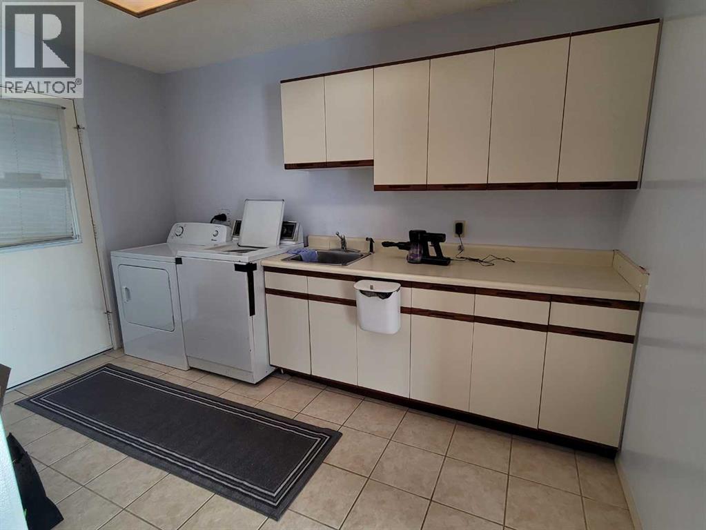 7110 99A Street - 16