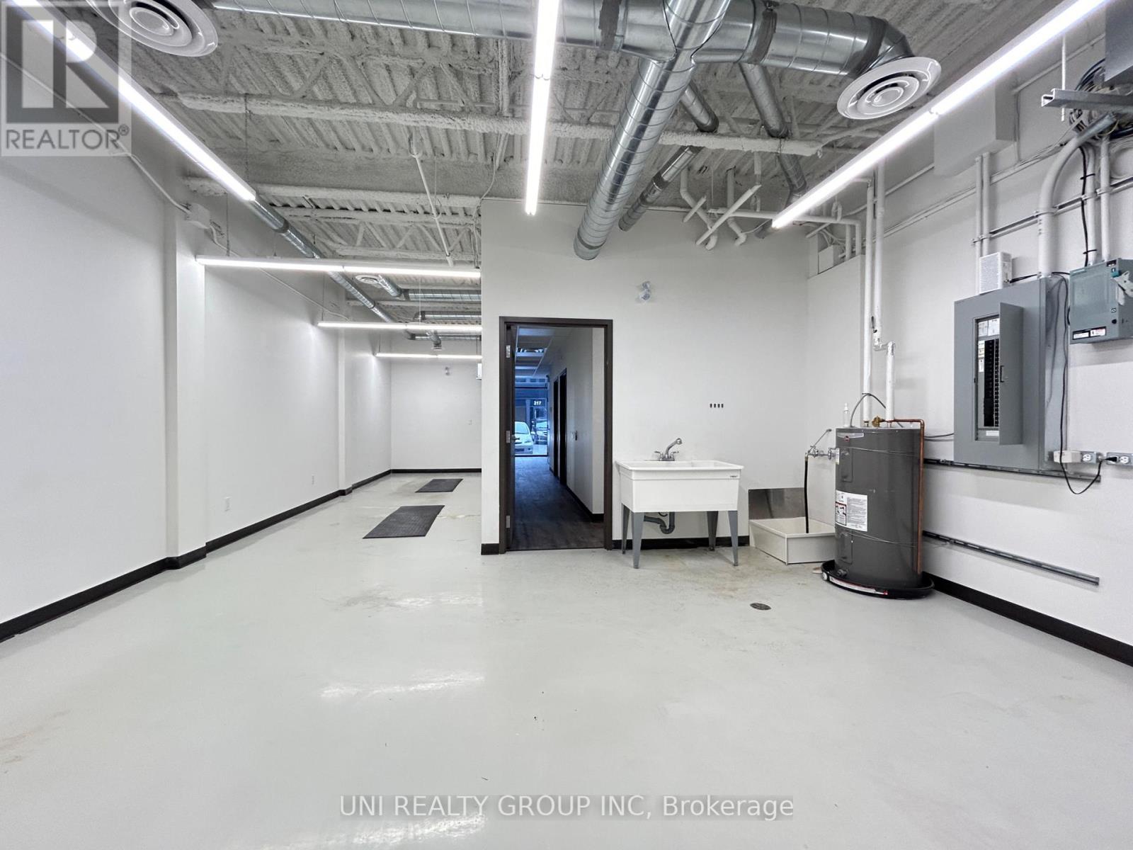 Office for Rent in Ottawa – 217 – 2310 ST LAURENT BOULEVARD, Ottawa – MLS# X13476998 - Image 12