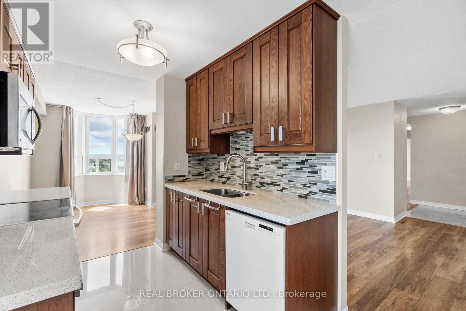 #1603 30 MALTA AVENUE - 10