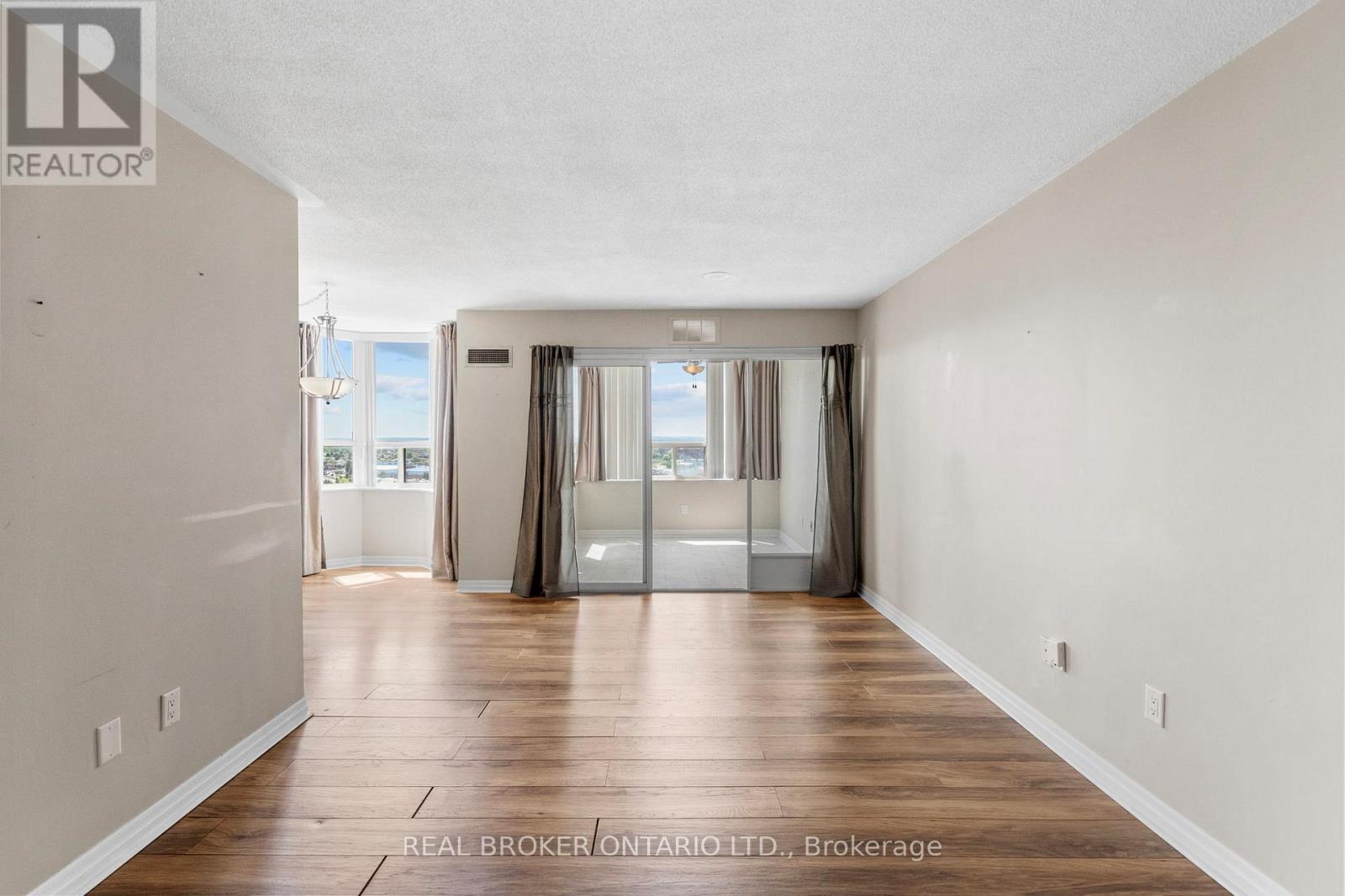 #1603 30 MALTA AVENUE - 14