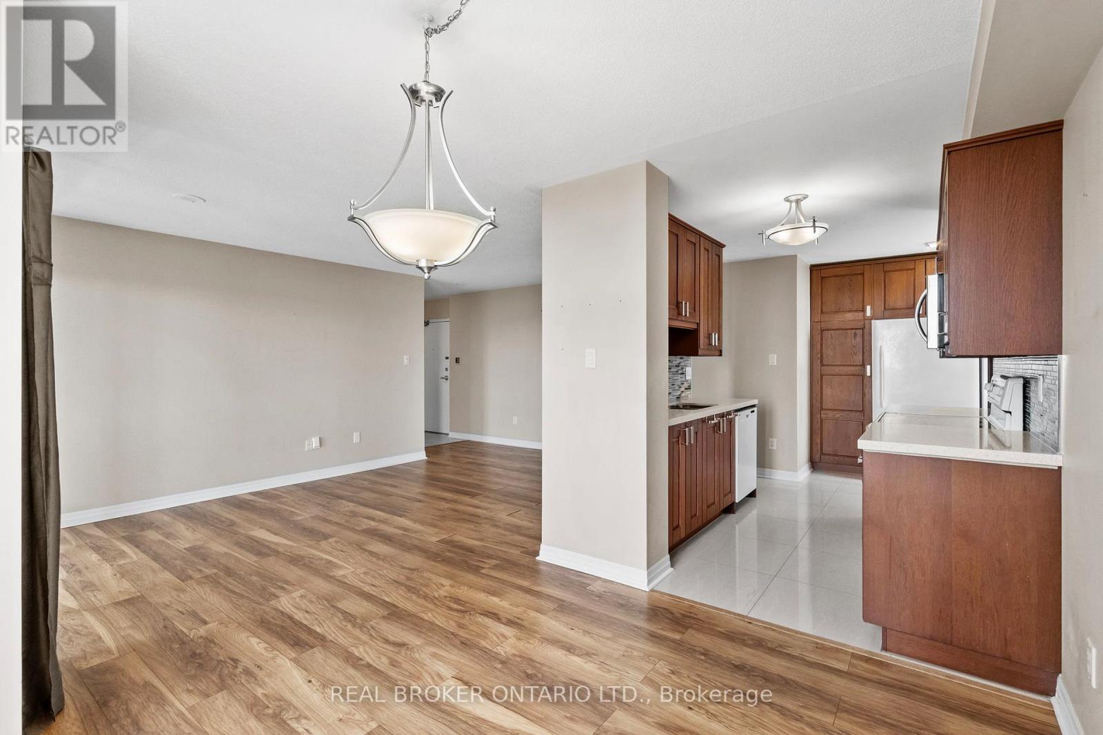 #1603 30 MALTA AVENUE - 22