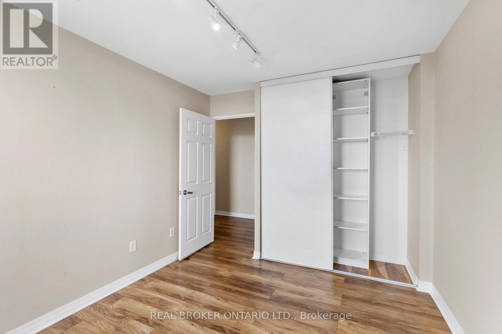 #1603 30 MALTA AVENUE - 24