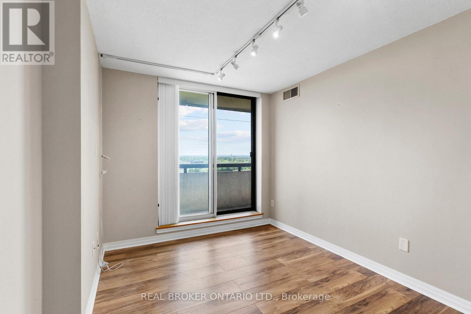 #1603 30 MALTA AVENUE - 25