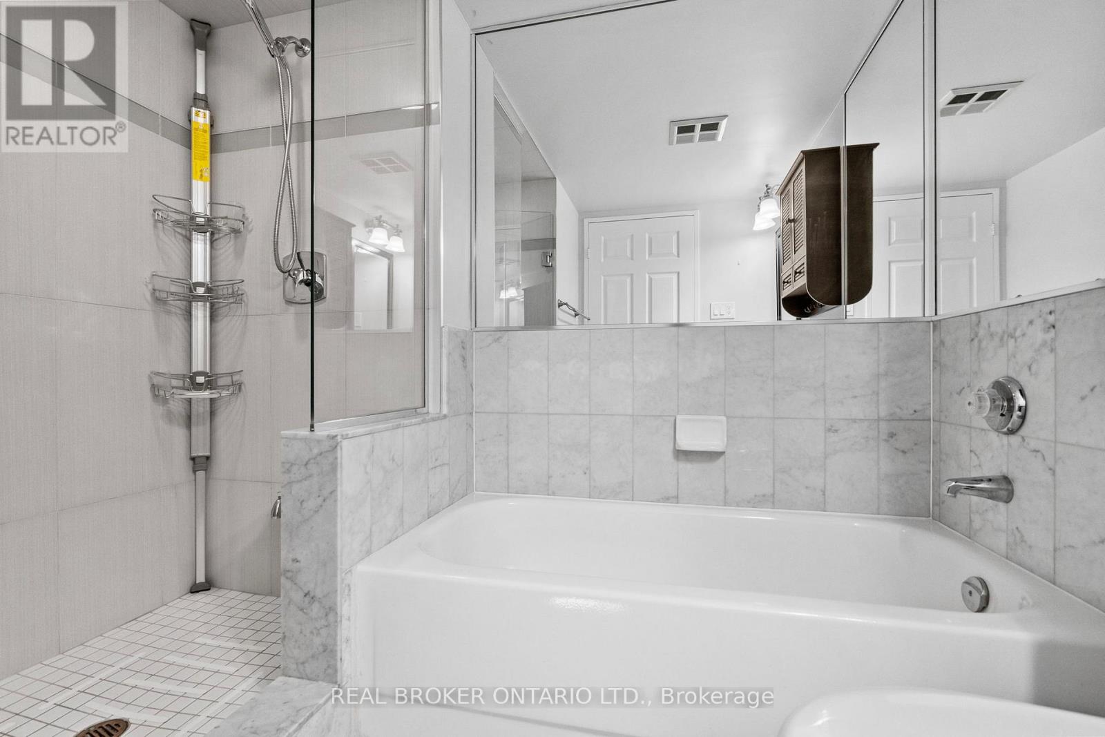 #1603 30 MALTA AVENUE - 36