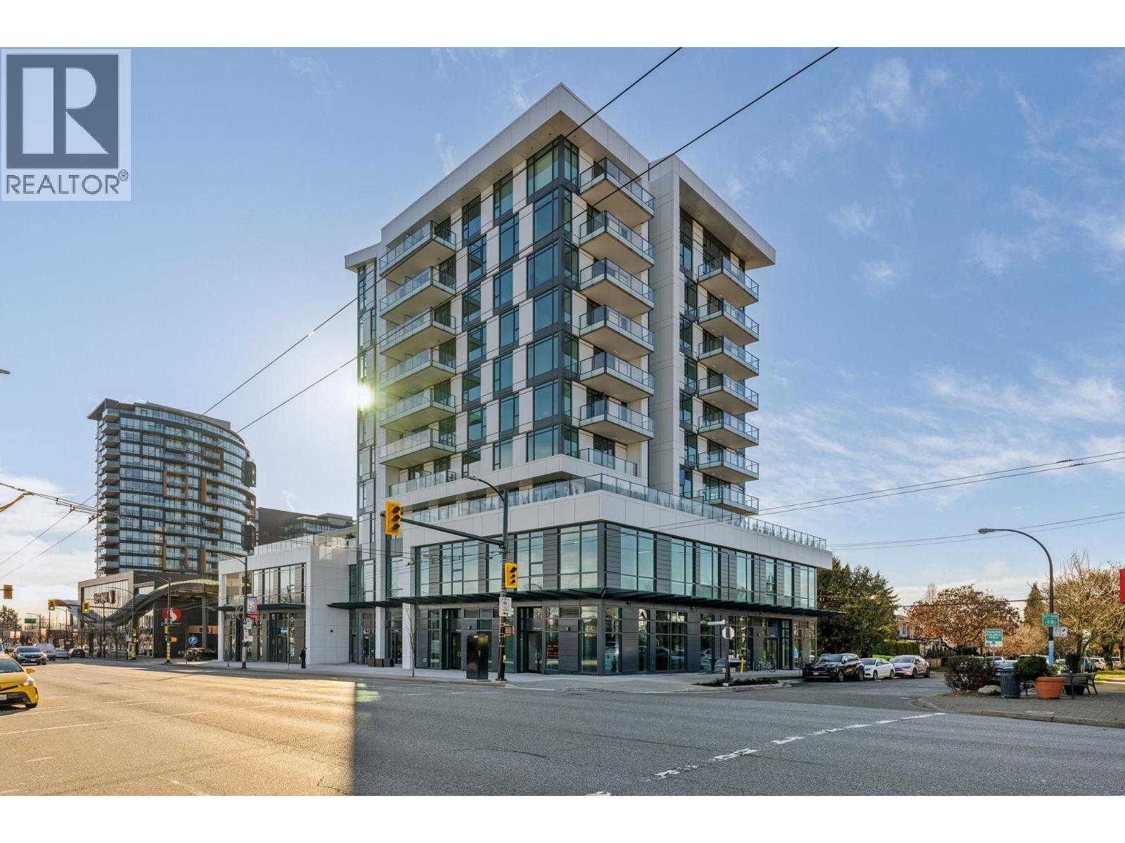 608 8415 GRANVILLE STREET