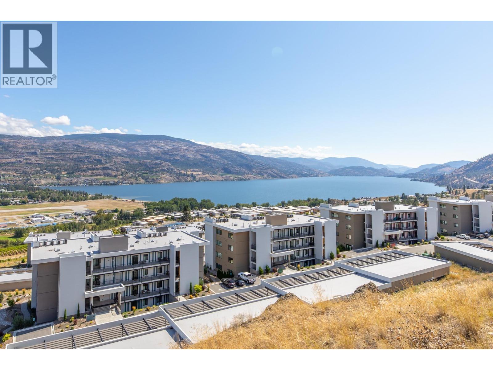 #712 700 VISTA Park - 1