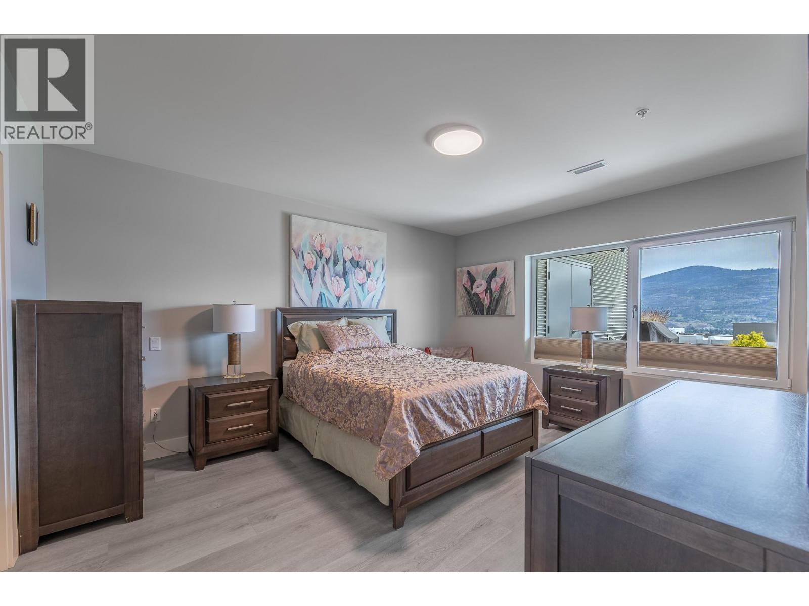 #712 700 VISTA Park - 13