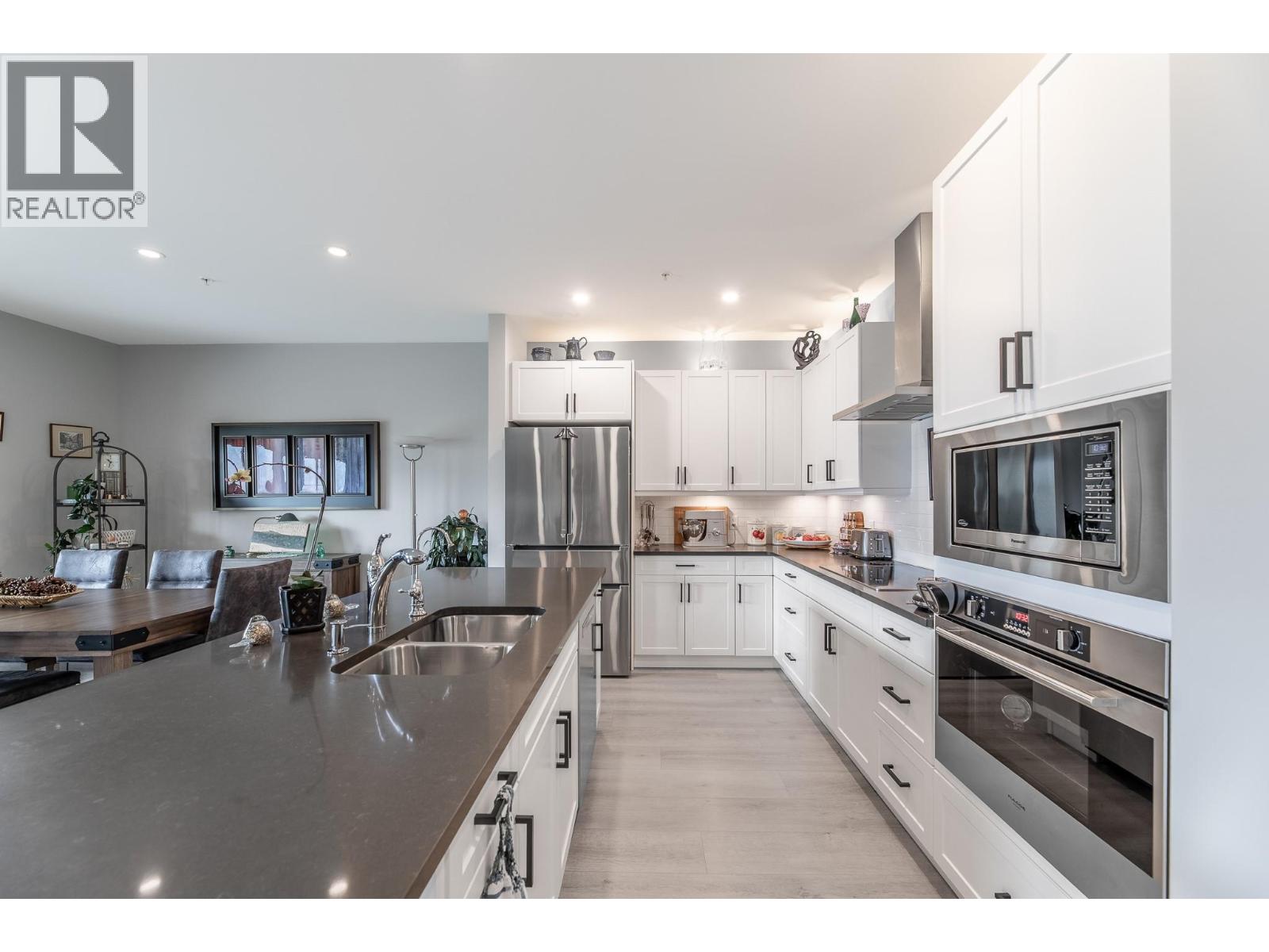 #712 700 VISTA Park - 9