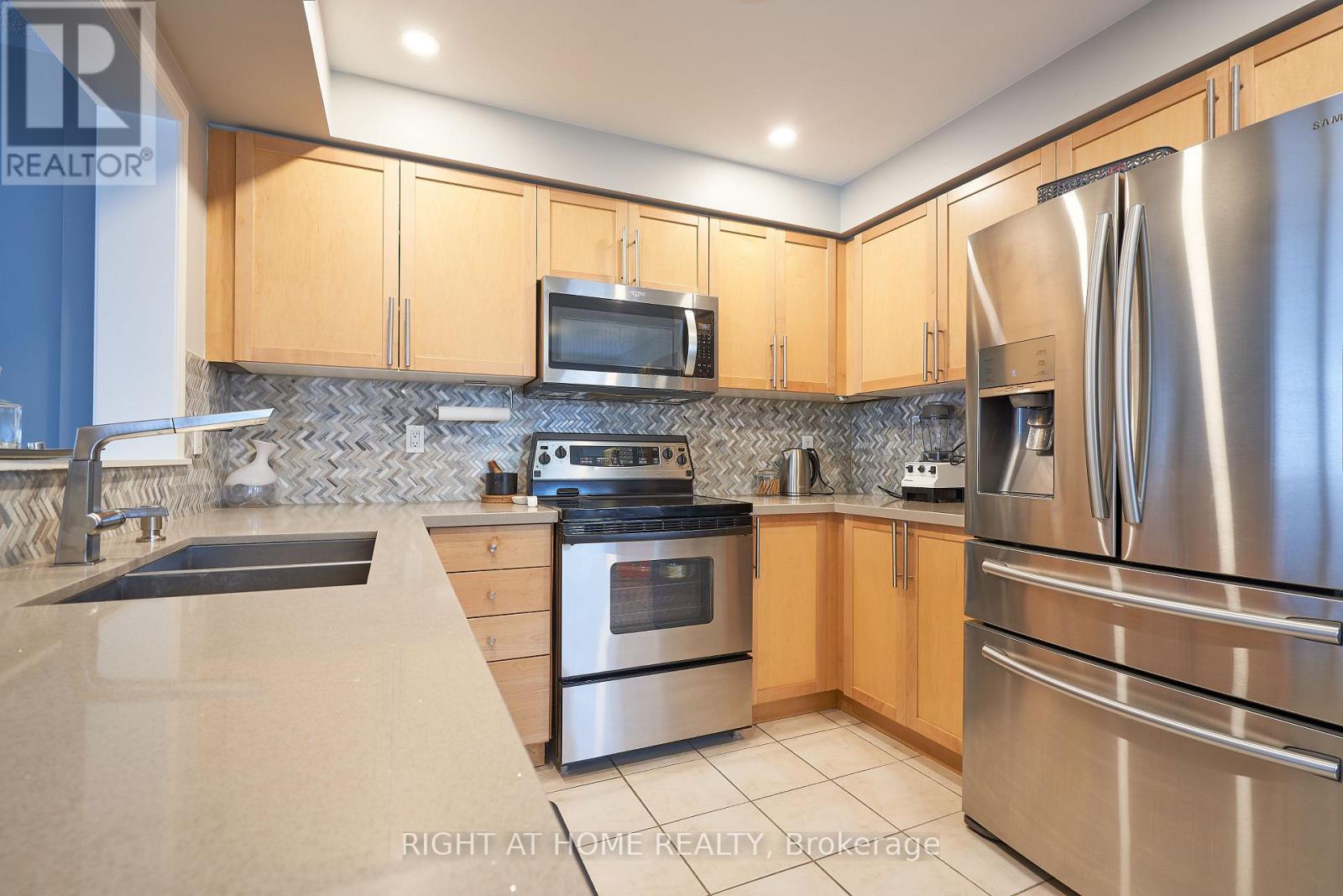 #24 271 RICHVALE DRIVE S - 11