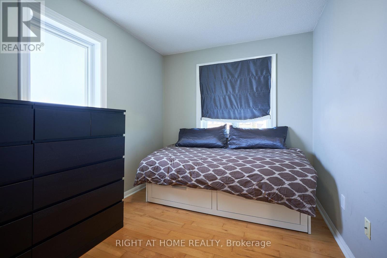 #24 271 RICHVALE DRIVE S - 18
