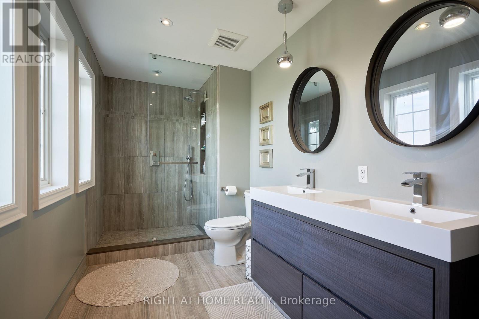 #24 271 RICHVALE DRIVE S - 17