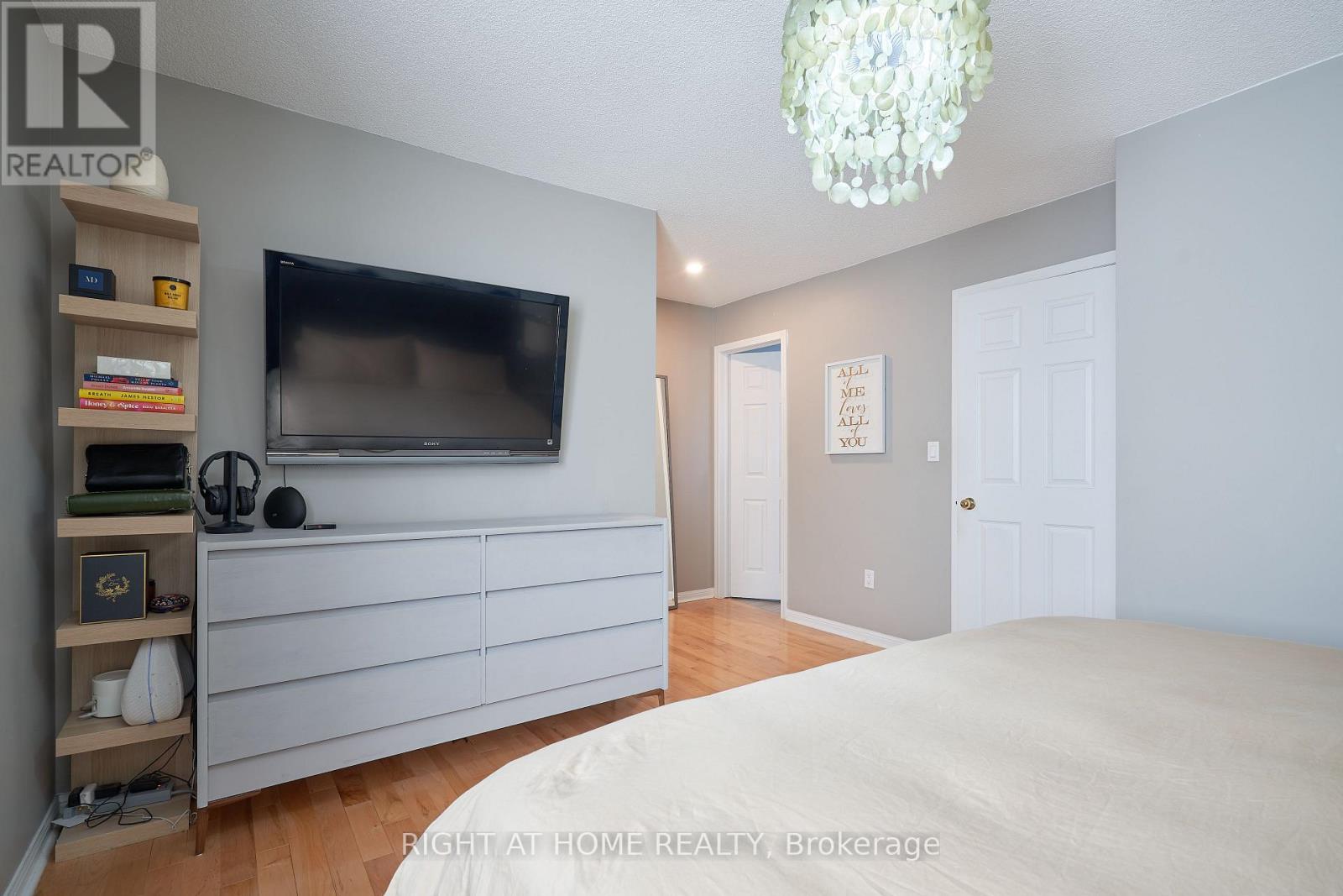 #24 271 RICHVALE DRIVE S - 16