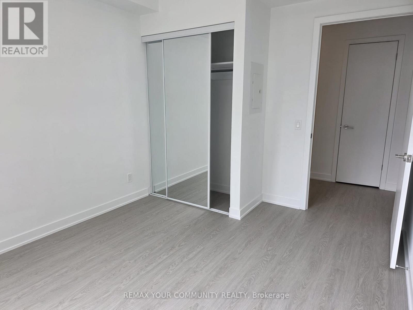 #302 8188 YONGE STREET - 7