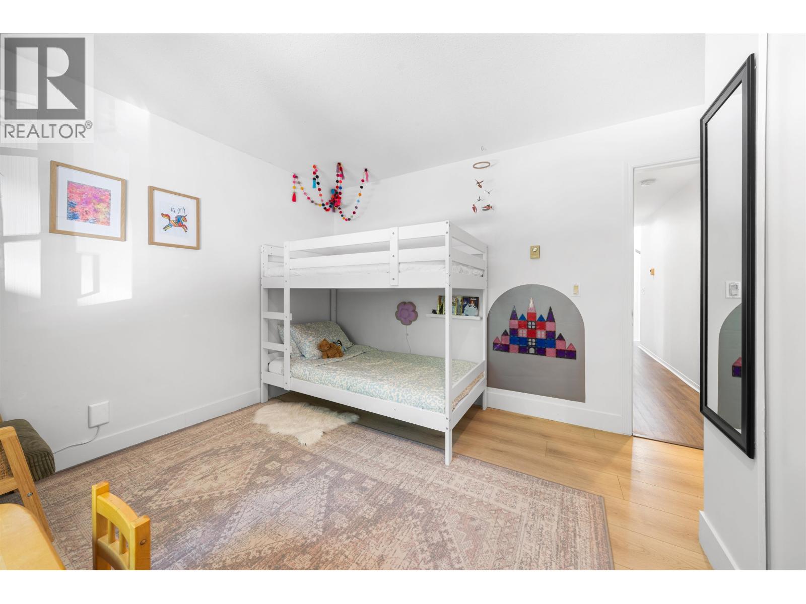 3 2118 EASTERN AVENUE, North Vancouver
