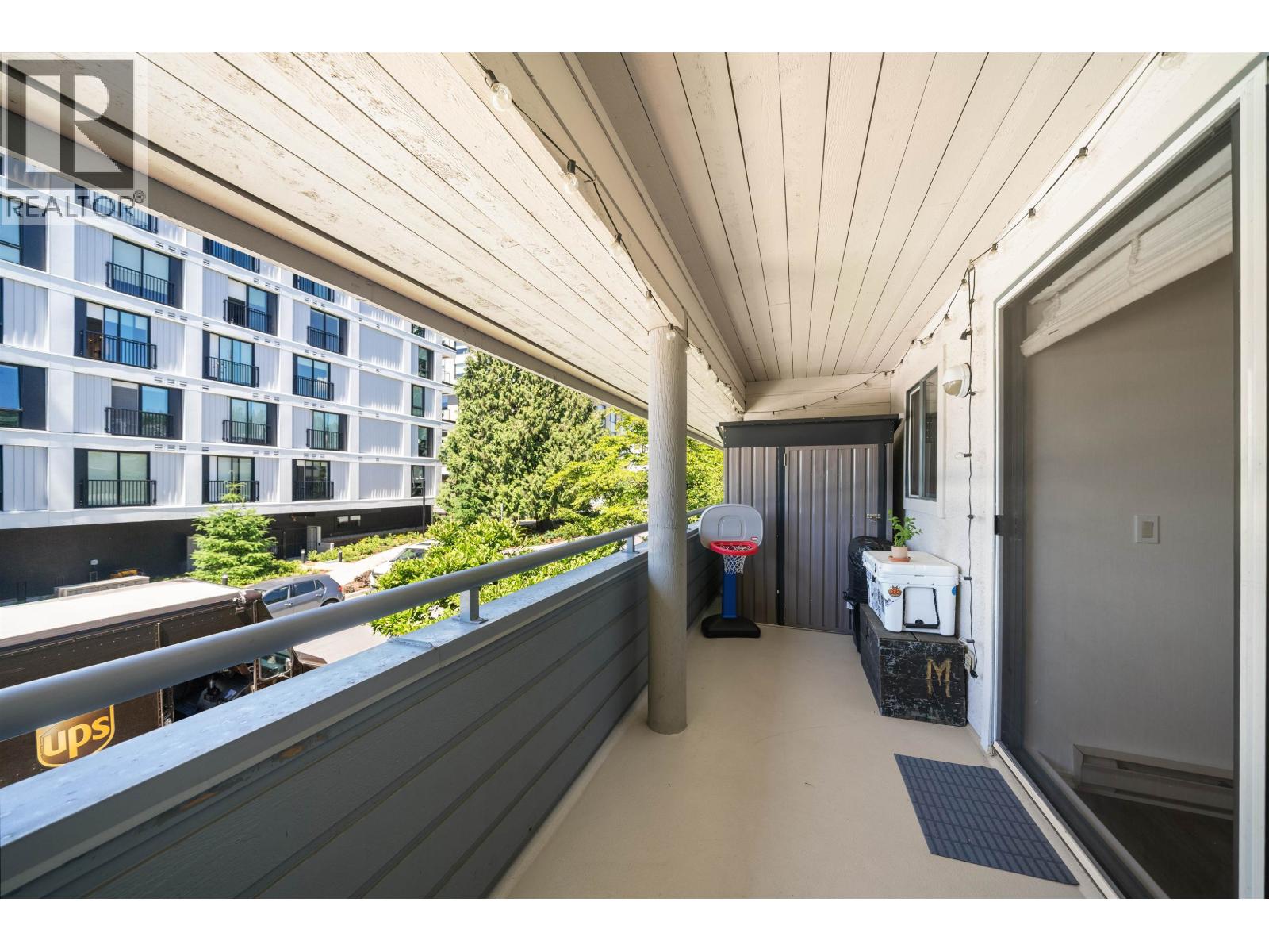 3 2118 EASTERN AVENUE, North Vancouver