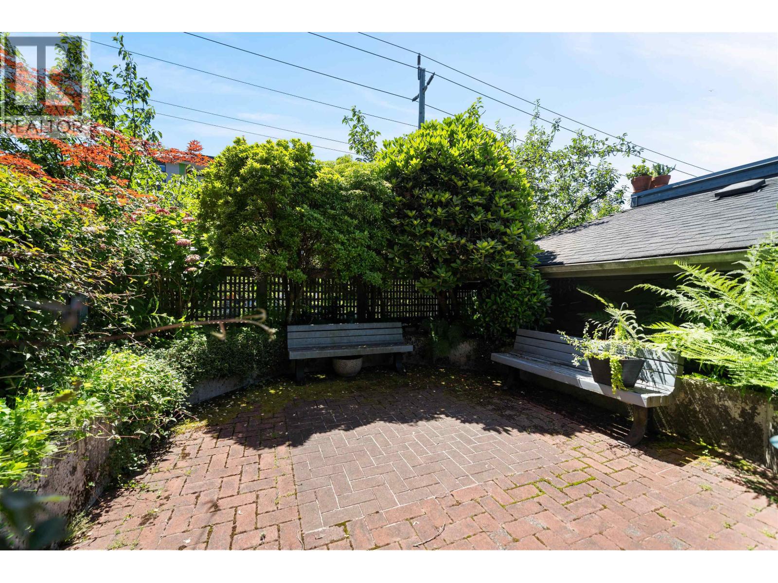 3 2118 EASTERN AVENUE, North Vancouver