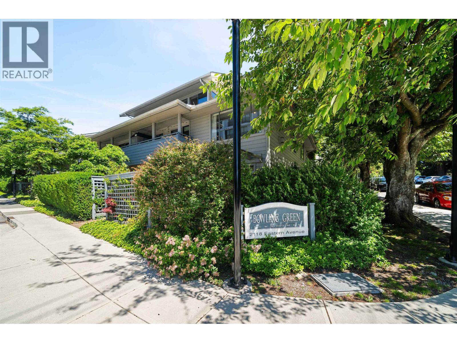 3 2118 EASTERN AVENUE, North Vancouver