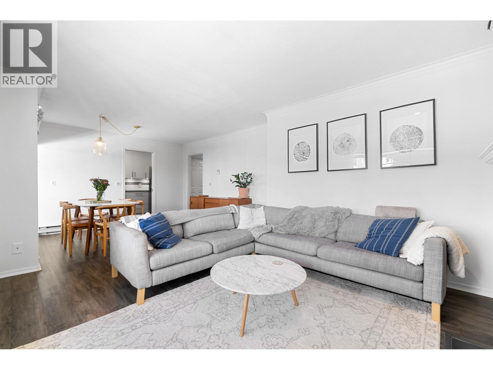 3 2118 EASTERN AVENUE, North Vancouver