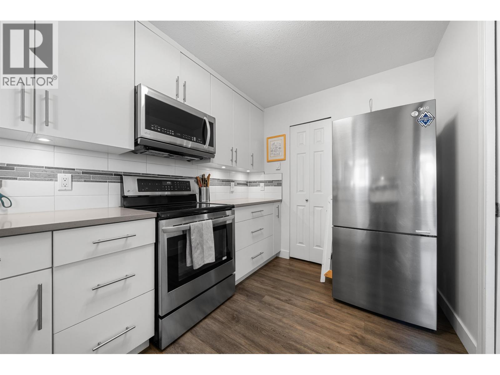 3 2118 EASTERN AVENUE, North Vancouver