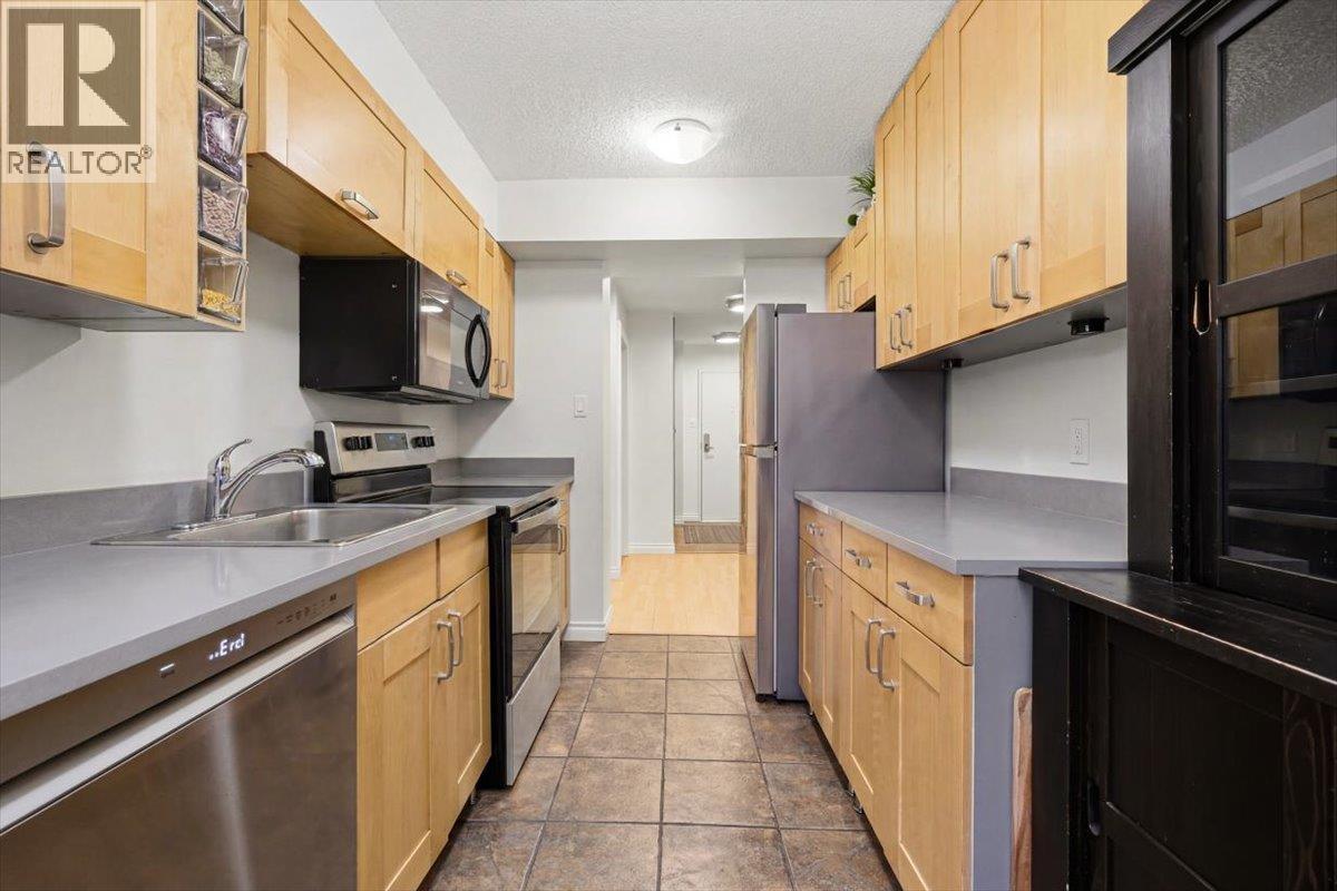 108 2024 FULLERTON AVENUE, North Vancouver