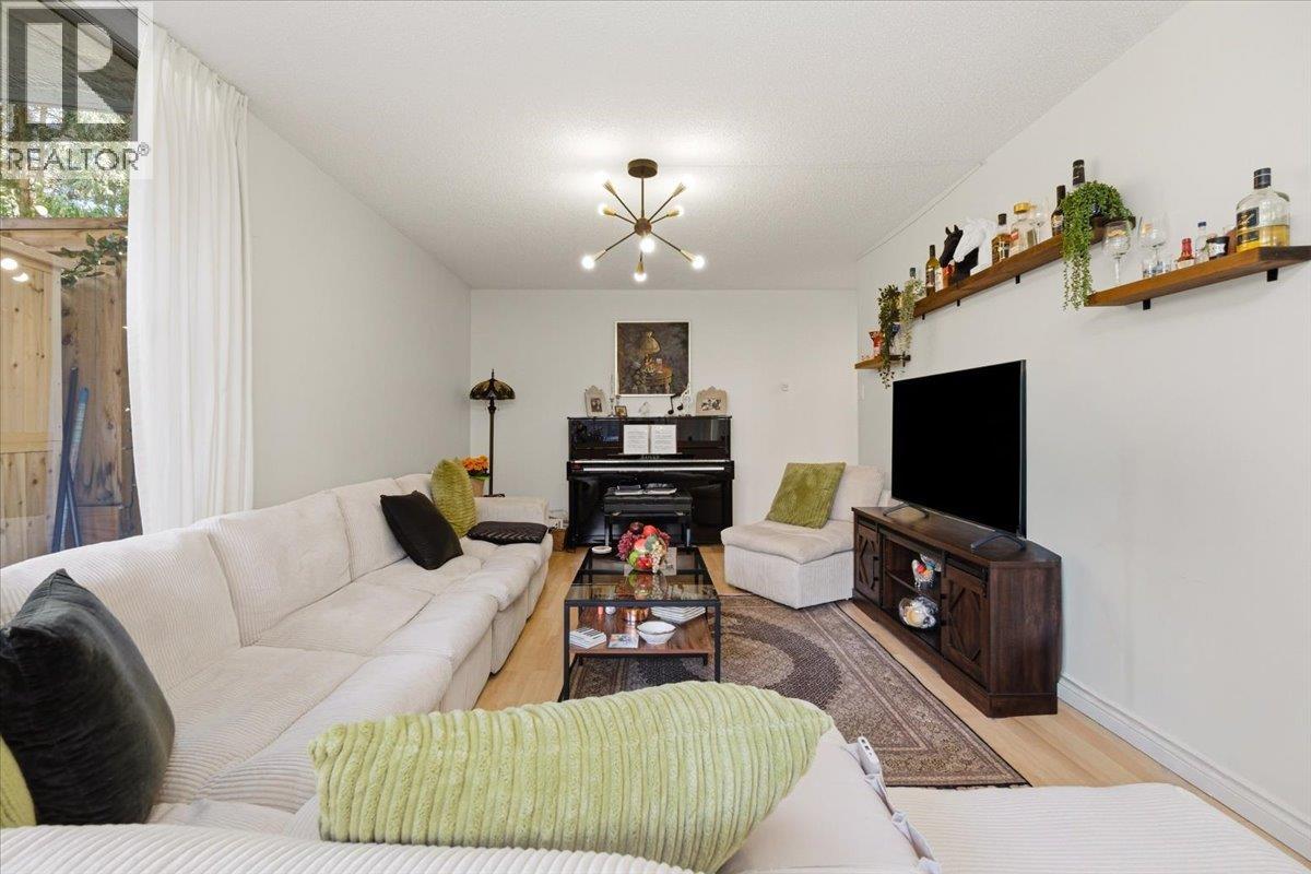 108 2024 FULLERTON AVENUE, North Vancouver