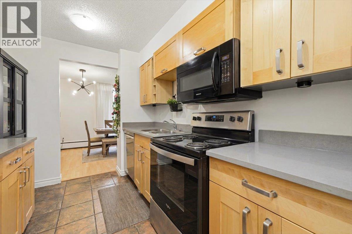 108 2024 FULLERTON AVENUE, North Vancouver