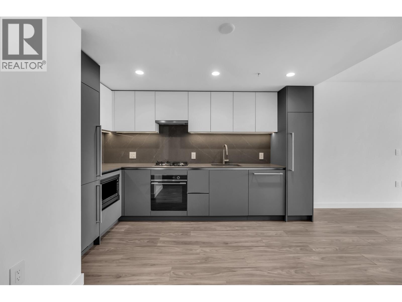 1702 2135 SPRINGER AVENUE, Burnaby
