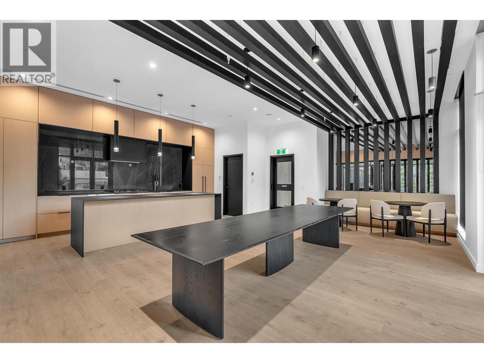 1702 2135 SPRINGER AVENUE, Burnaby