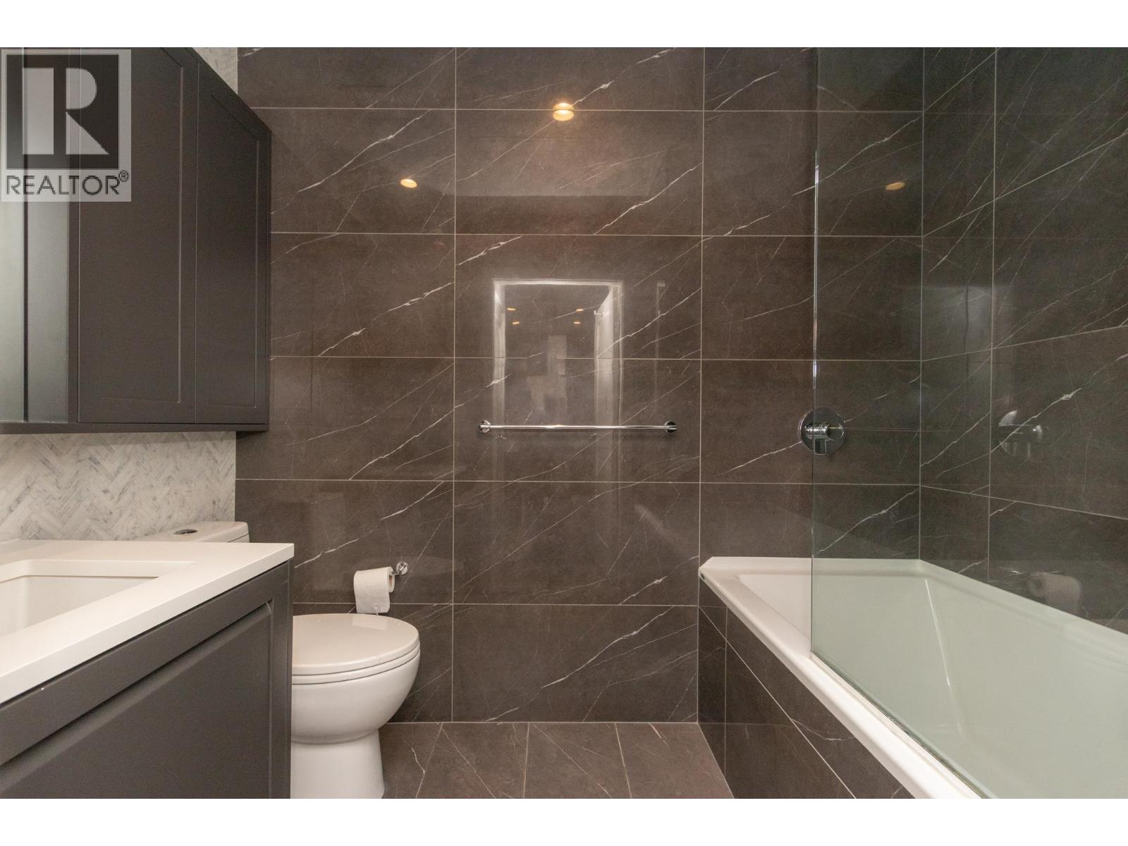 305 5733 ALBERTA STREET, Vancouver