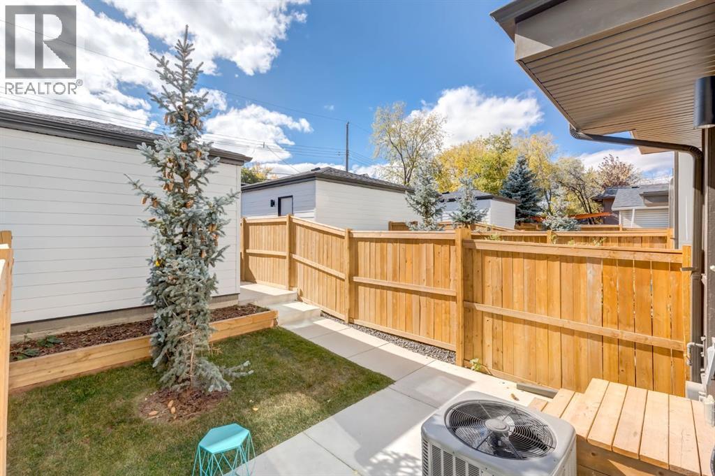 233 25 Avenue NE - 5