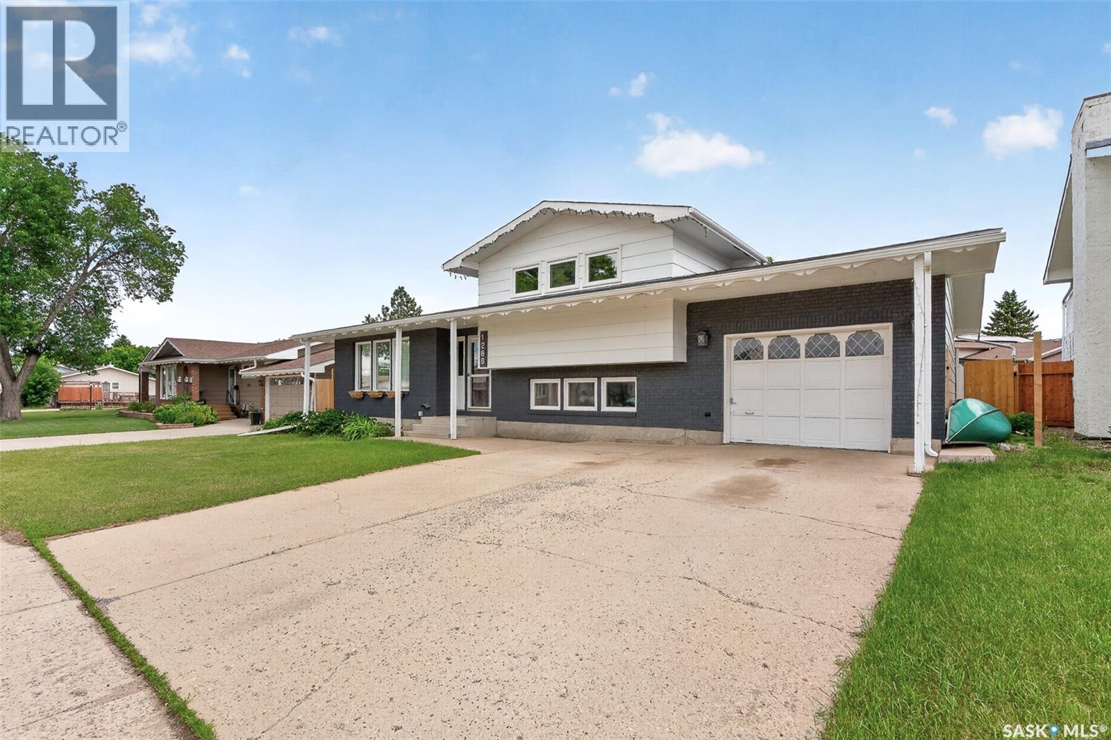 1266 Maybery CRESCENT - 52