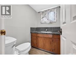 1266 Maybery Crescent, Moose Jaw, SK S6H7B4 Photo 32