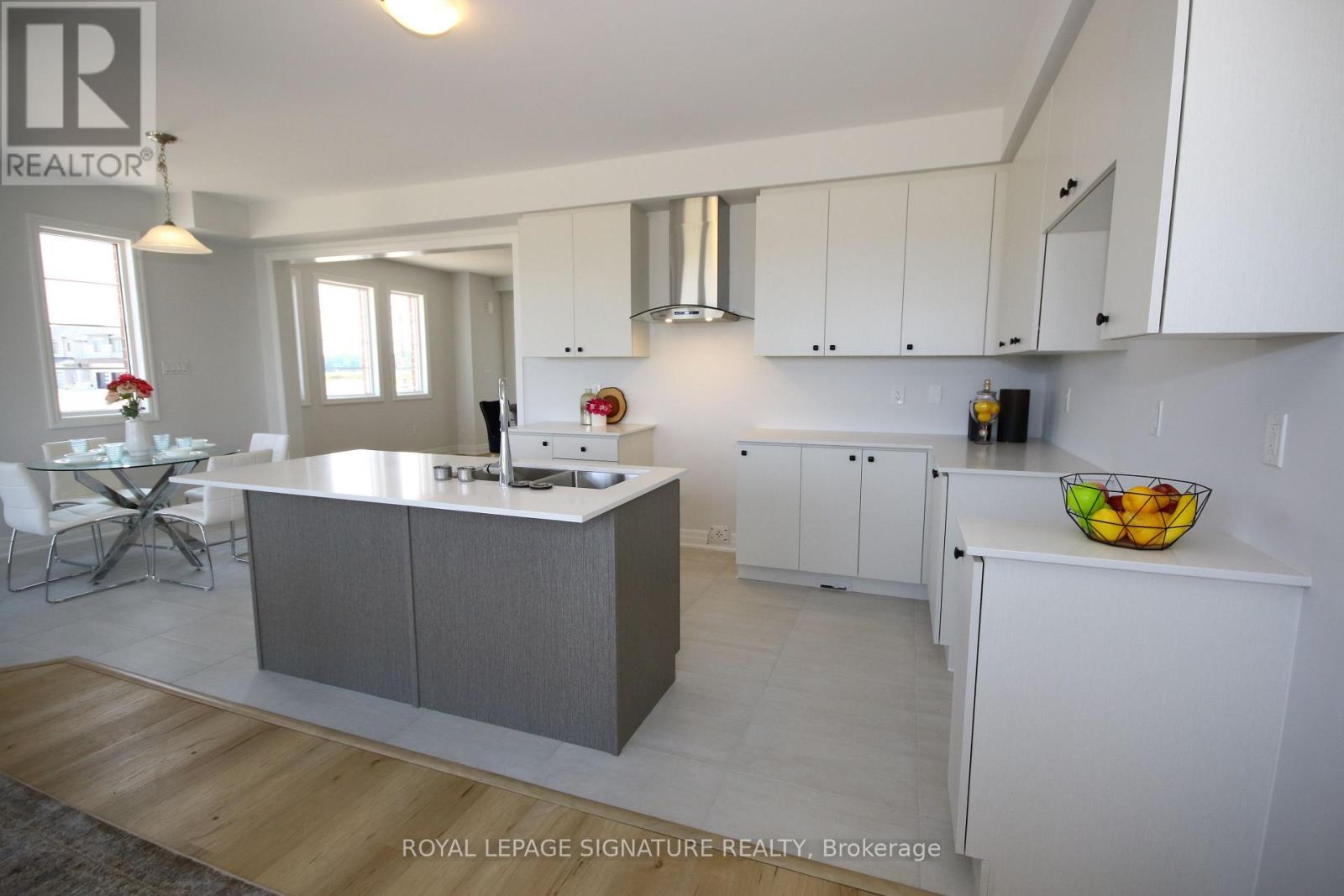 131 UNION BOULEVARD - 36