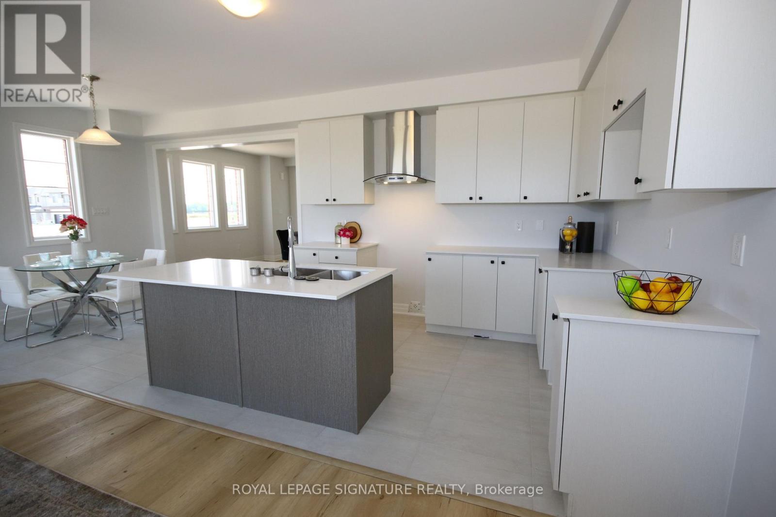 131 UNION BOULEVARD - 37