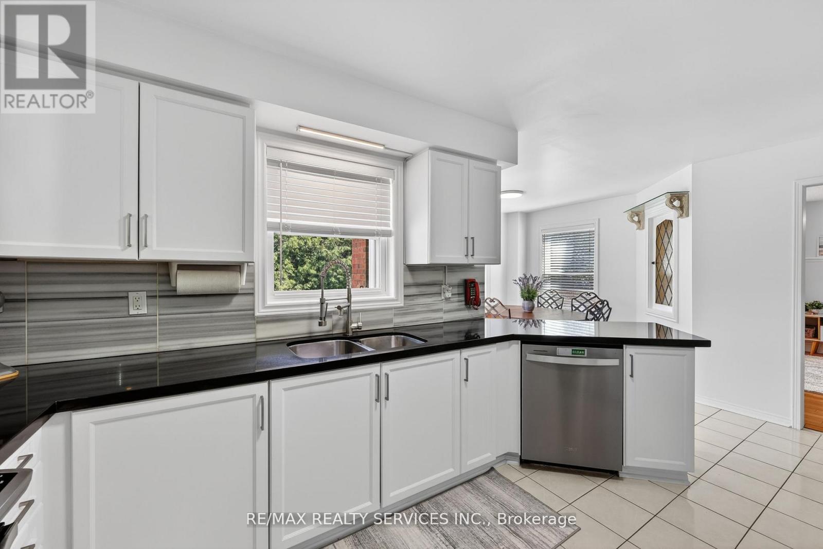 150 ROYAL VALLEY DRIVE - 10