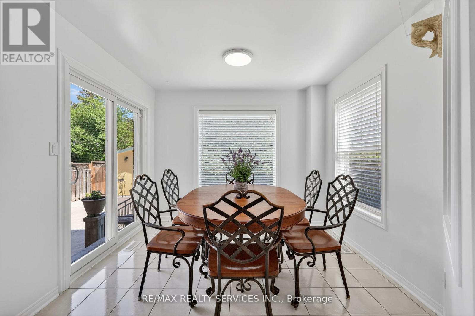 150 ROYAL VALLEY DRIVE - 11