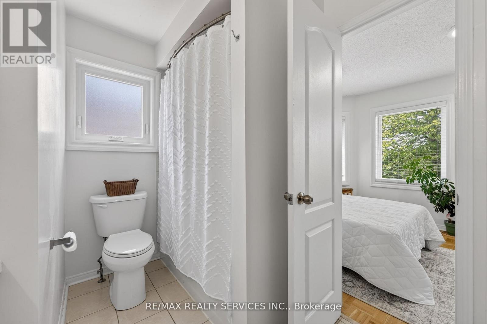 150 ROYAL VALLEY DRIVE - 29