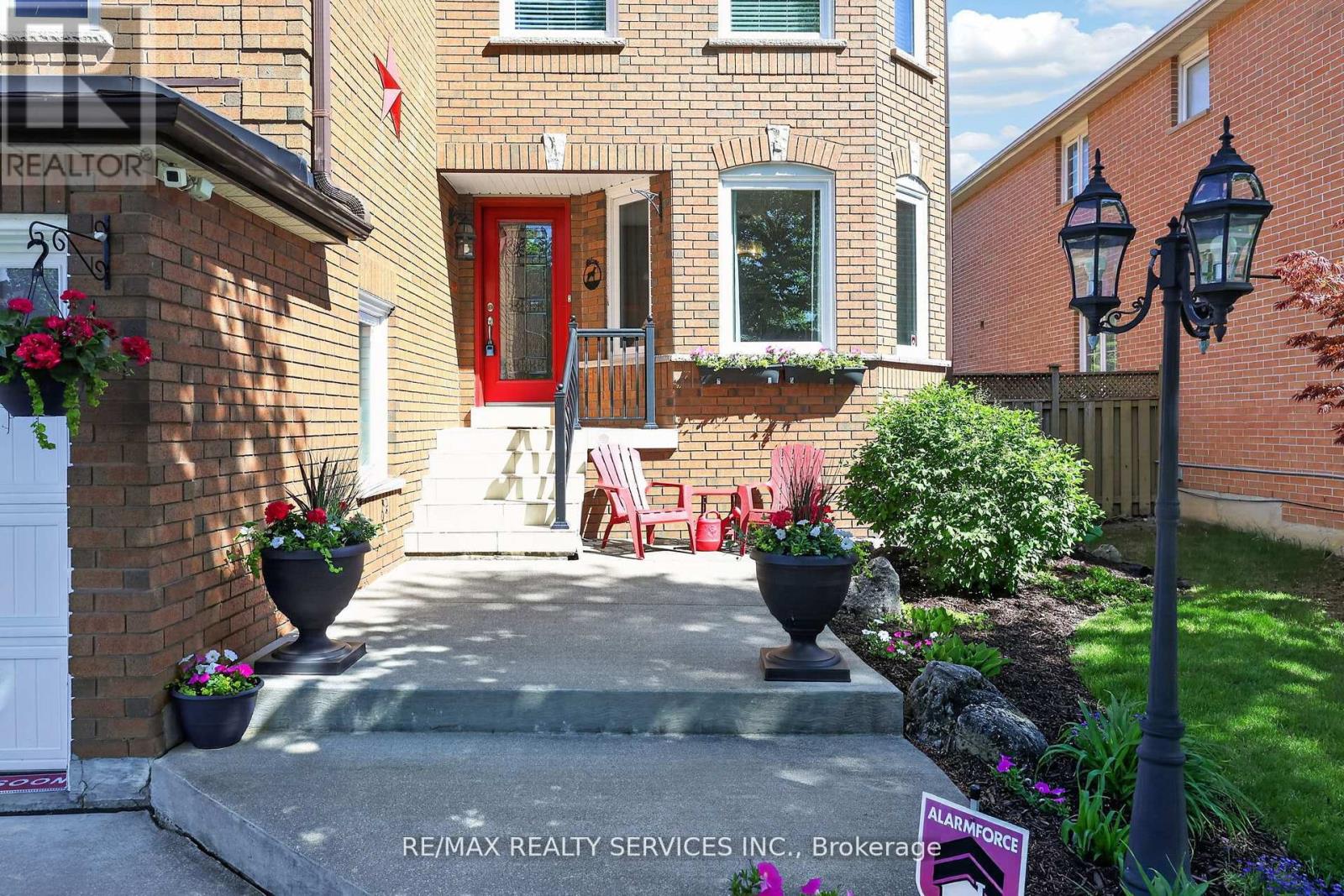 150 ROYAL VALLEY DRIVE - 4