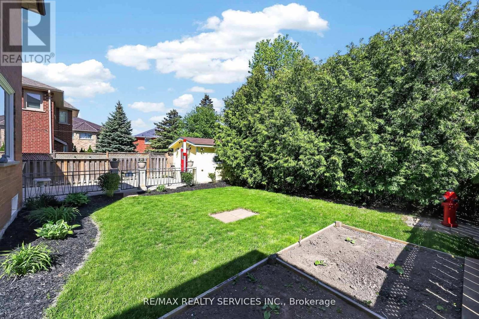 150 ROYAL VALLEY DRIVE - 43