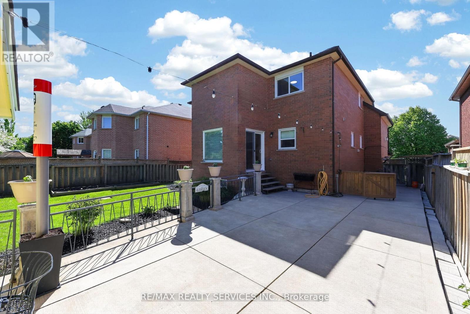 150 ROYAL VALLEY DRIVE - 45