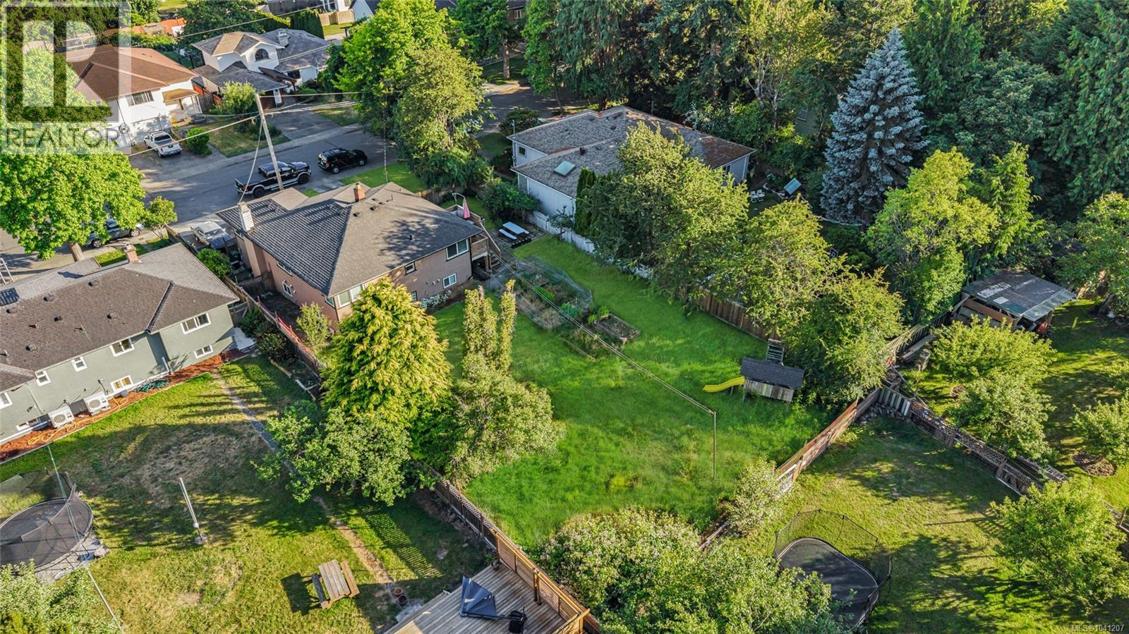 1650 Chandler Ave, Victoria