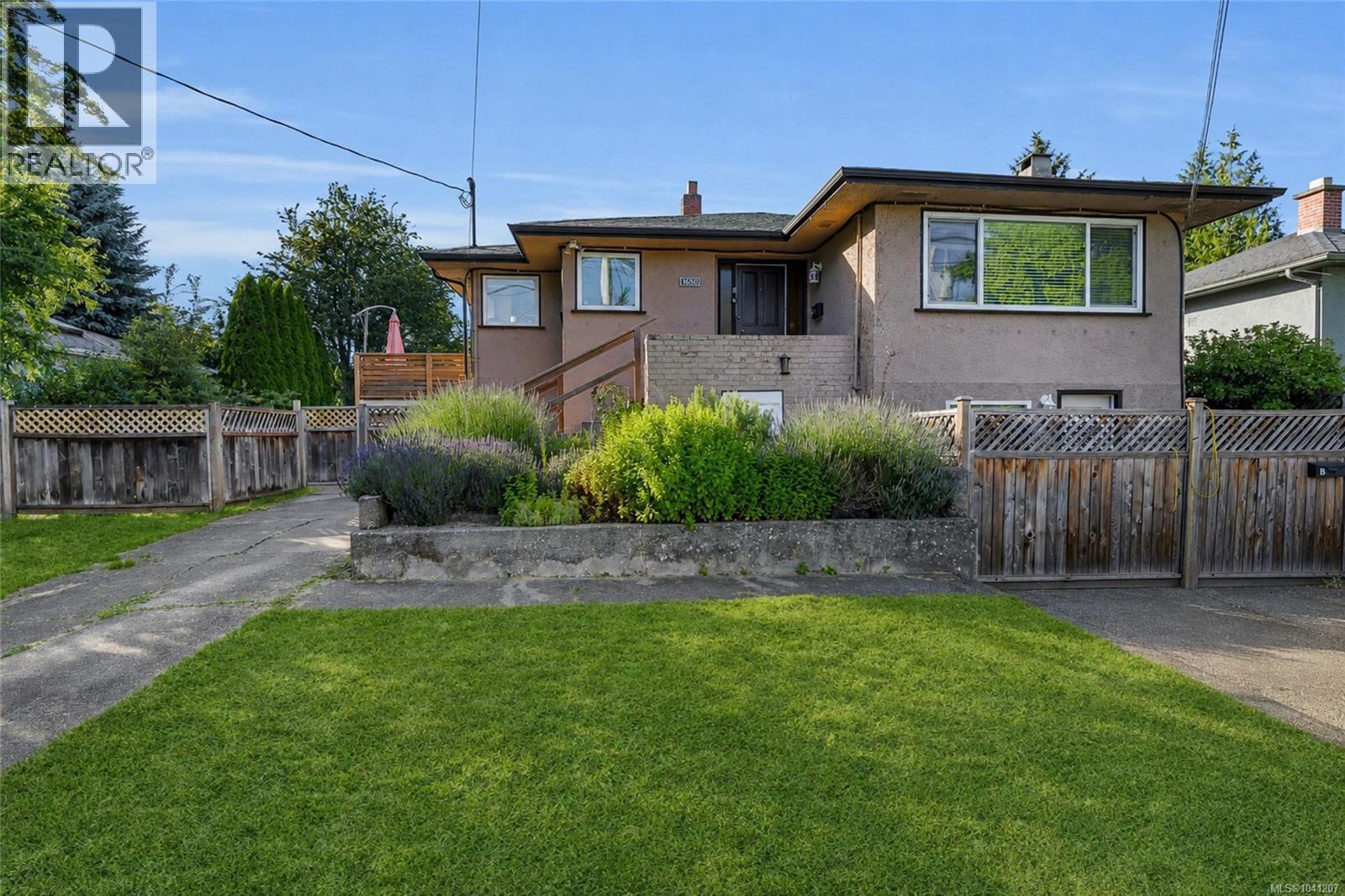 1650 Chandler Ave, Victoria
