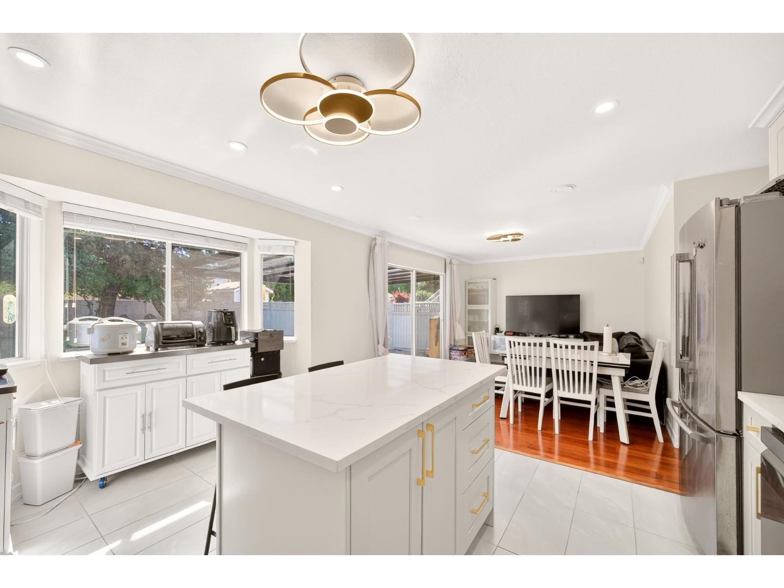 8960 157 STREET, Surrey