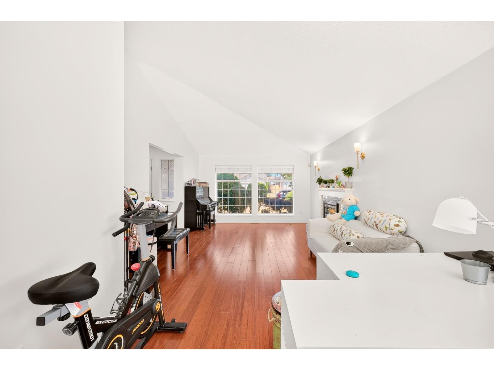 8960 157 STREET, Surrey