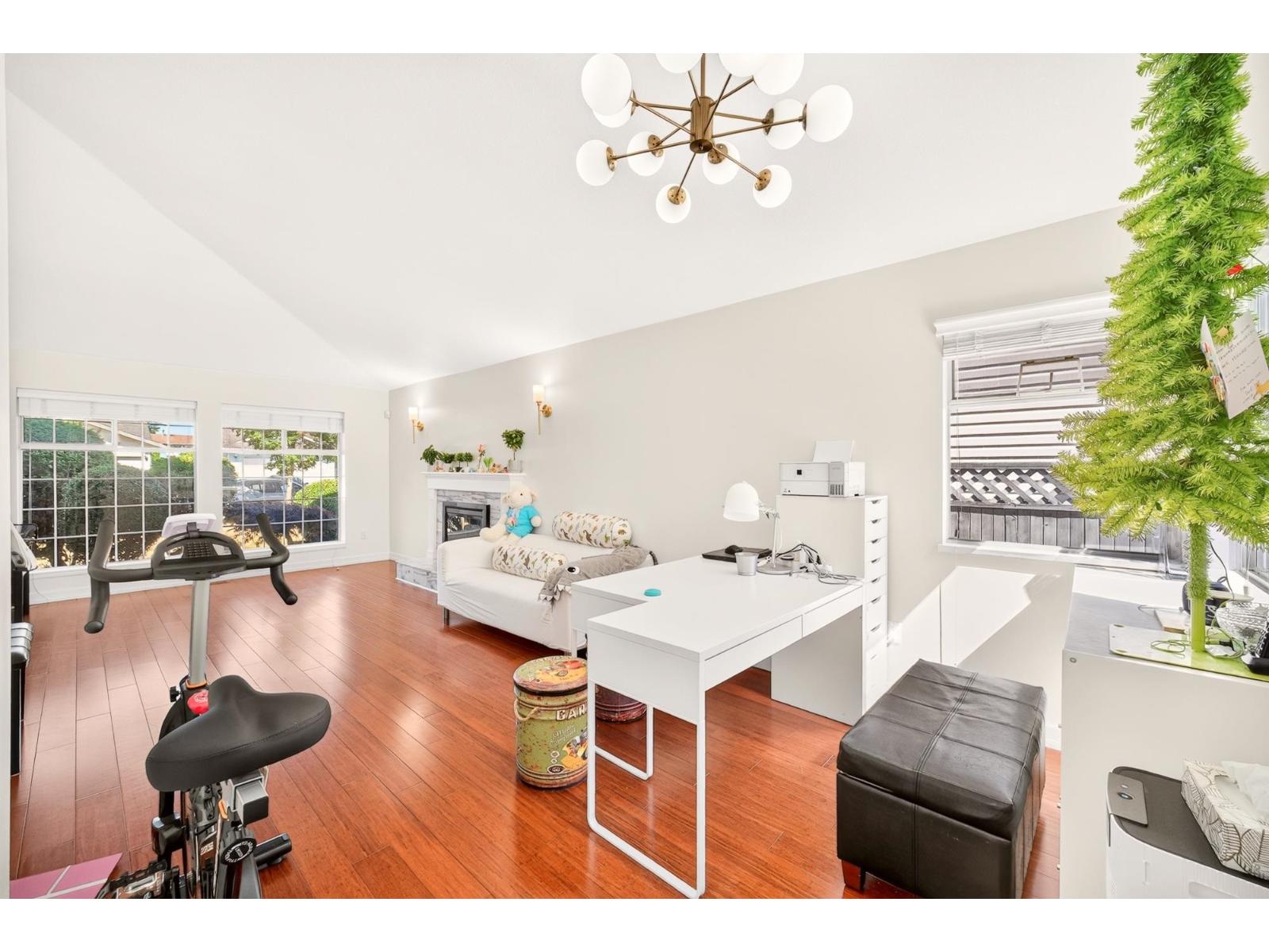 8960 157 STREET, Surrey